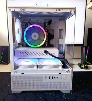 PC GAMING COMPLETAMENTE NUEVO - RX580 - 16GB