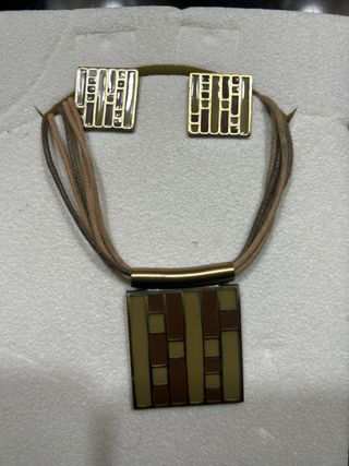 Conjunto latón: pendientes y colgante