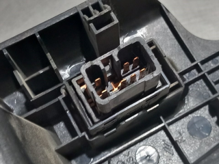 MANDO ELEVALUNAS TRASERO IZQUIERDO KIA SORENTO (B