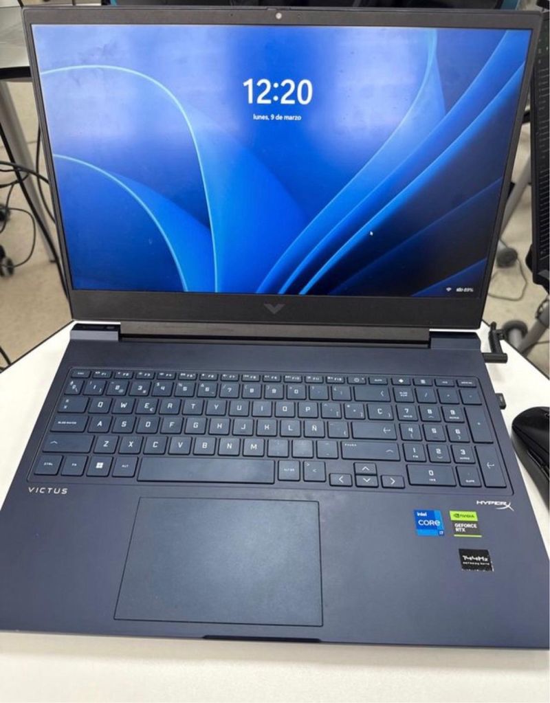 HP Victus 16 i7 RTX 4070 32GB 1TB SSD (Negociable)