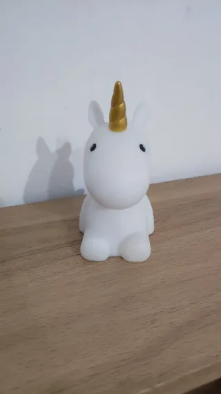 Lampada unicorno bianca con corno dorato