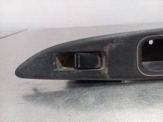 MANDO ELEVALUNAS TRASERO IZQUIERDO NISSAN PRIMERA