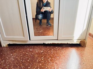 Armario blanco 2 partes: perchas y baldas