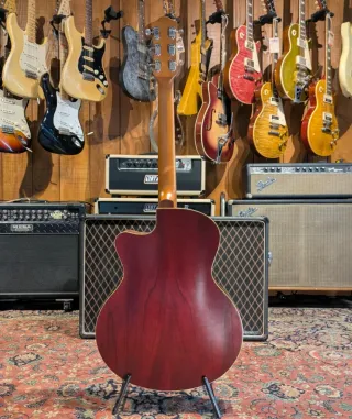 Godin 5th Av Kingpin II Burgundi. Estupendo Estado
