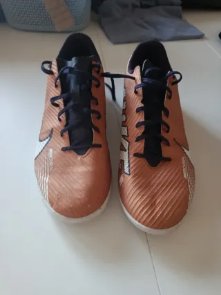 Zapatillas Nike Mercurial Futbol Sala Doradas