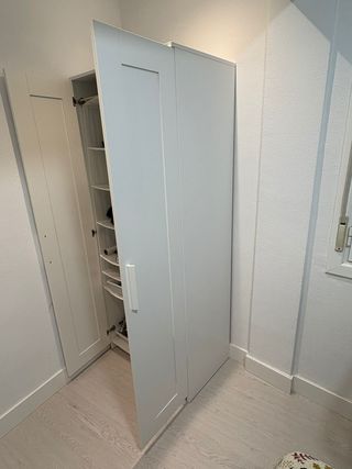 Armario blanco Ikea 2 puertas