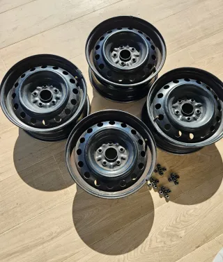 Llantas de chapa 16 Toyota Auris (4 unidades)