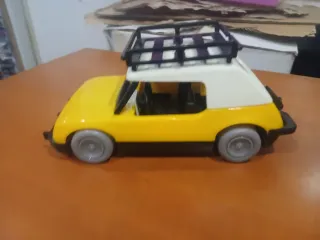 Coche Playmobil clásico amarillo