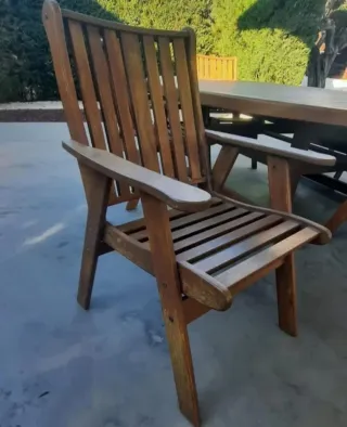 Mesa redonda de madera de teka