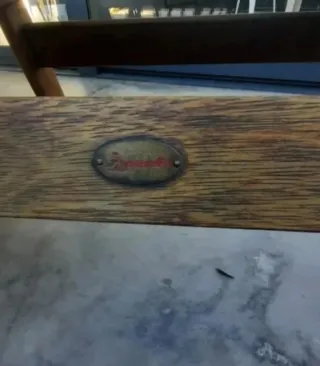 Mesa redonda de madera de teka