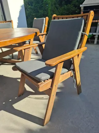 Mesa redonda de madera de teka