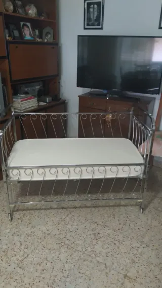 Cuna vintage metal años 70