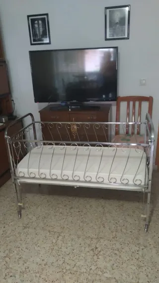 Cuna vintage metal años 70