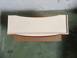 Zapatero naranja moderno