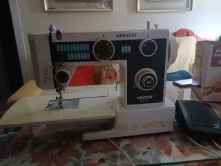 Máquina de coser Wertheim Necchi Mod 561