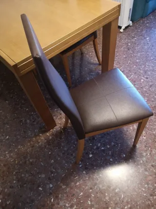 Mesa comedor y 4 sillas