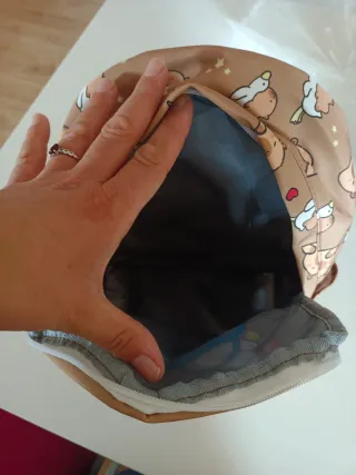 Mochila escolar Capibara con diseño de coche