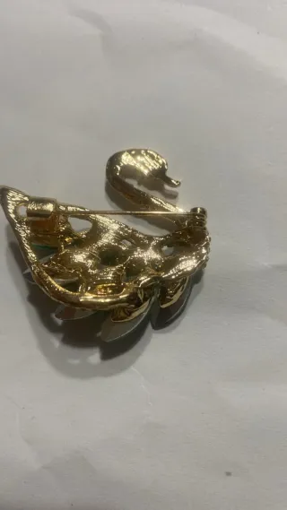 Spilla vintage cigno con strass verdi