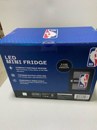 Nevera LED NBA 9 latas con luz Led