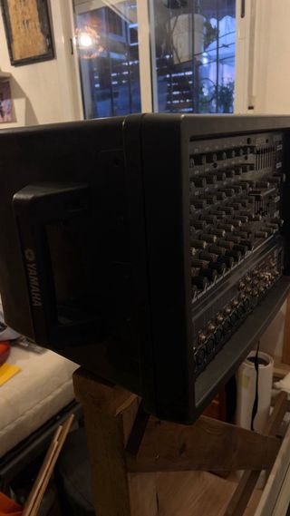 Mesa Mezcladora Amplificada Yamaha EMX88s