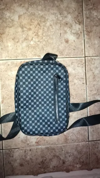 Bolso bandolera negro y gris
