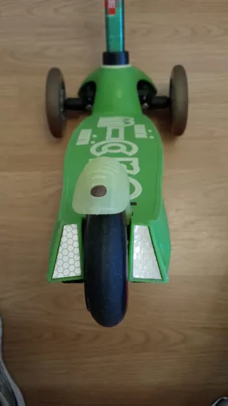 Monopatín Micro Mini Verde 3 Ruedas