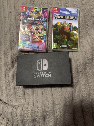 Nintendo Switch con juegos Mario Kart y Fortnite