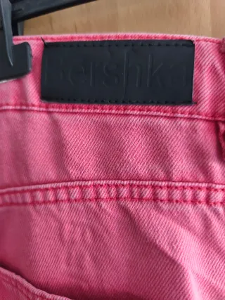 Pantalón vaquero Bershka rosa