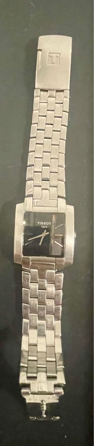 Reloj Tissot Hombre Negro y Plateado. Caja cuadrad