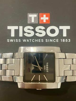 Reloj Tissot Hombre Negro y Plateado. Caja cuadrad