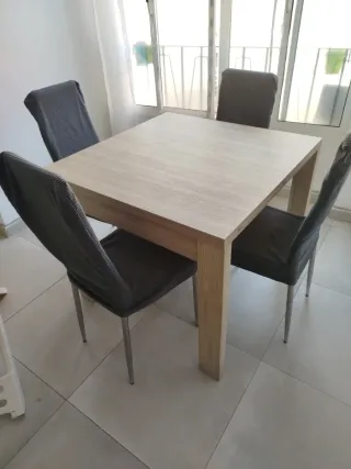 Mesa comedor extensible 90x90 cm.