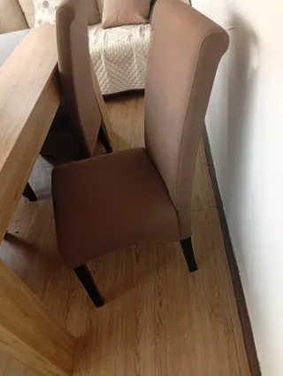 Mesa extensible con 4 sillas