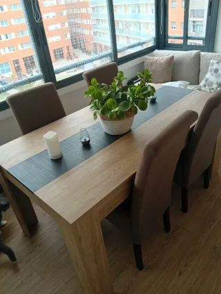 Mesa extensible con 4 sillas