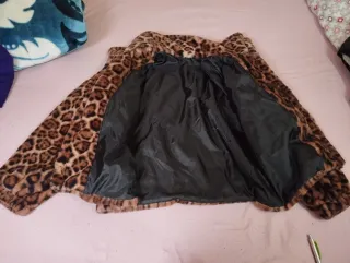 Chaqueta leopardo pelo sintético