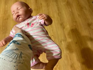 Muñeca bebé realista