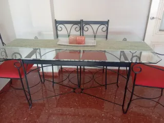 Mesa forja, 2 sillones y cristal con 4 sillas