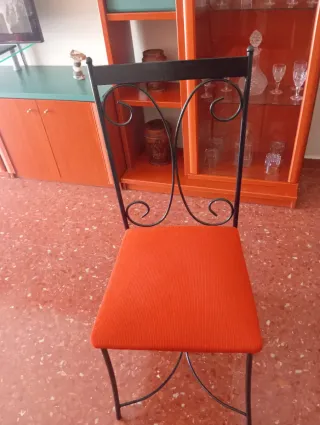 Mesa forja, 2 sillones y cristal con 4 sillas