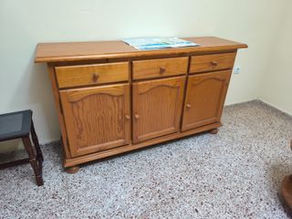 Aparador de pino macizo