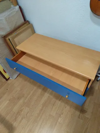 Cajonera azul y madera