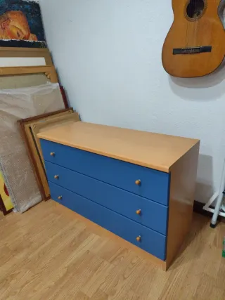 Cajonera azul y madera