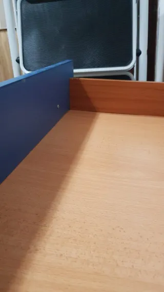 Cajonera azul y madera