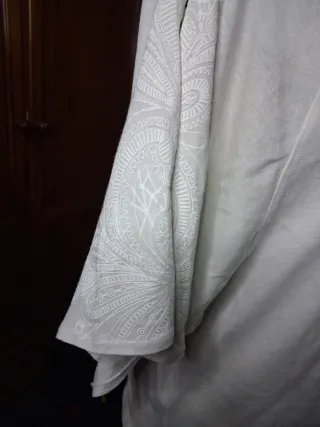 Camiseta blanca manga abierta 3/4