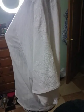 Camiseta blanca manga abierta 3/4