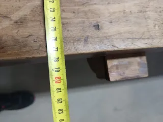 Mesa de madera y metal