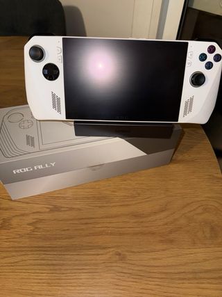 ASUS ROG Ally Z1 Extreme + Dock + Funda + Protecto