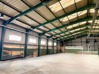 Nave industrial en alquiler en Velilla de San Antonio