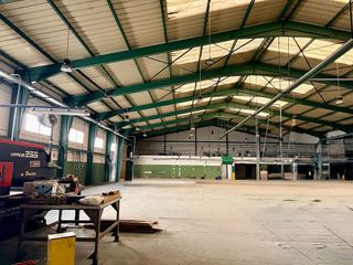 Nave industrial en alquiler en Velilla de San Antonio