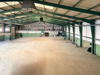 Nave industrial en alquiler en Velilla de San Antonio