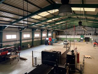 Nave industrial en alquiler en Velilla de San Antonio