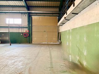 Nave industrial en alquiler en Velilla de San Antonio
